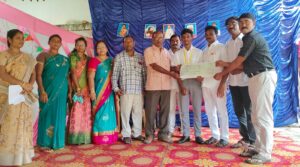 10,000 rupees check for topper of government school student